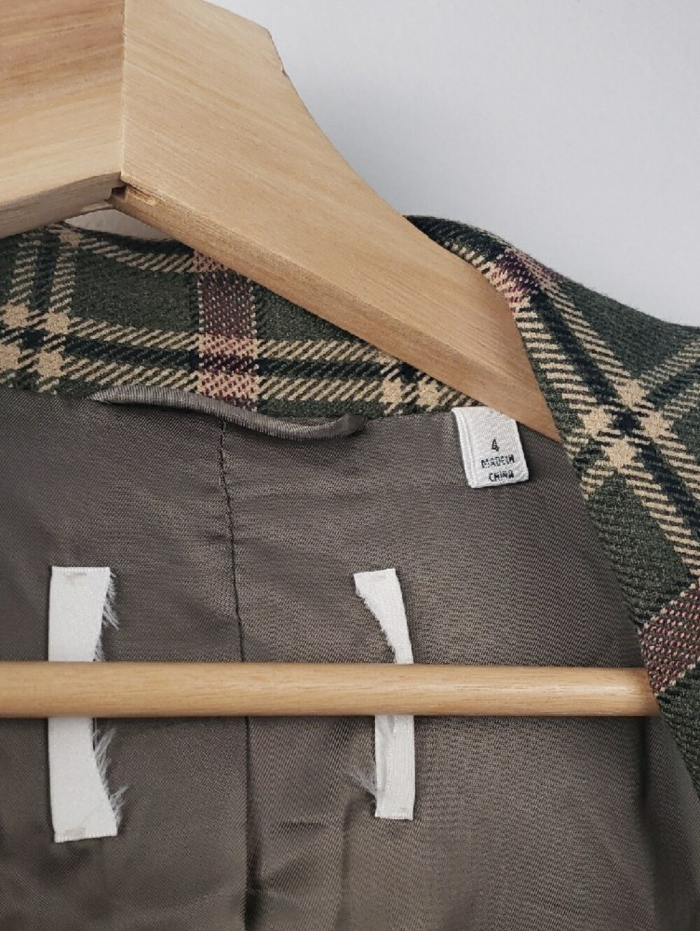 Aritzia Wilfred Wool-Blend Margaux Plaid Double Breasted Blazer in green Size 4 - Picture 8 of 8